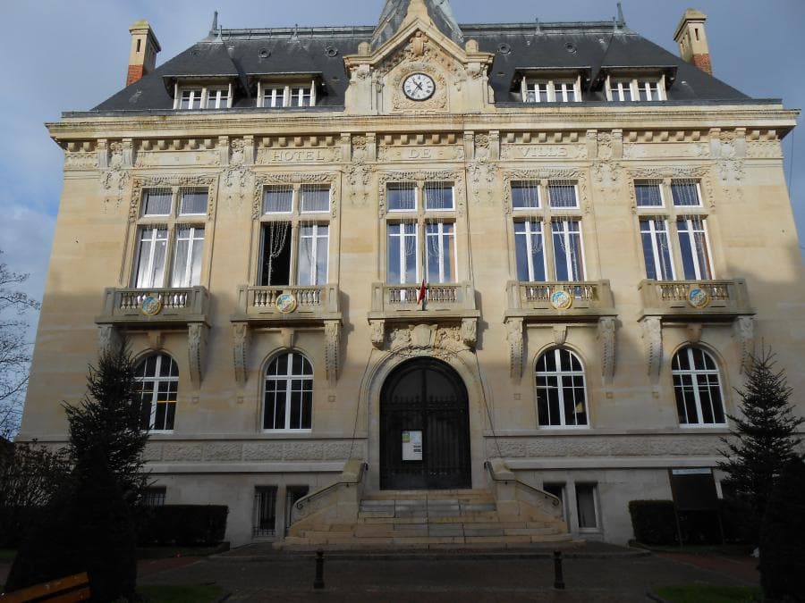 Réalisation menuiserie bois — Mairie de Le Raincy
