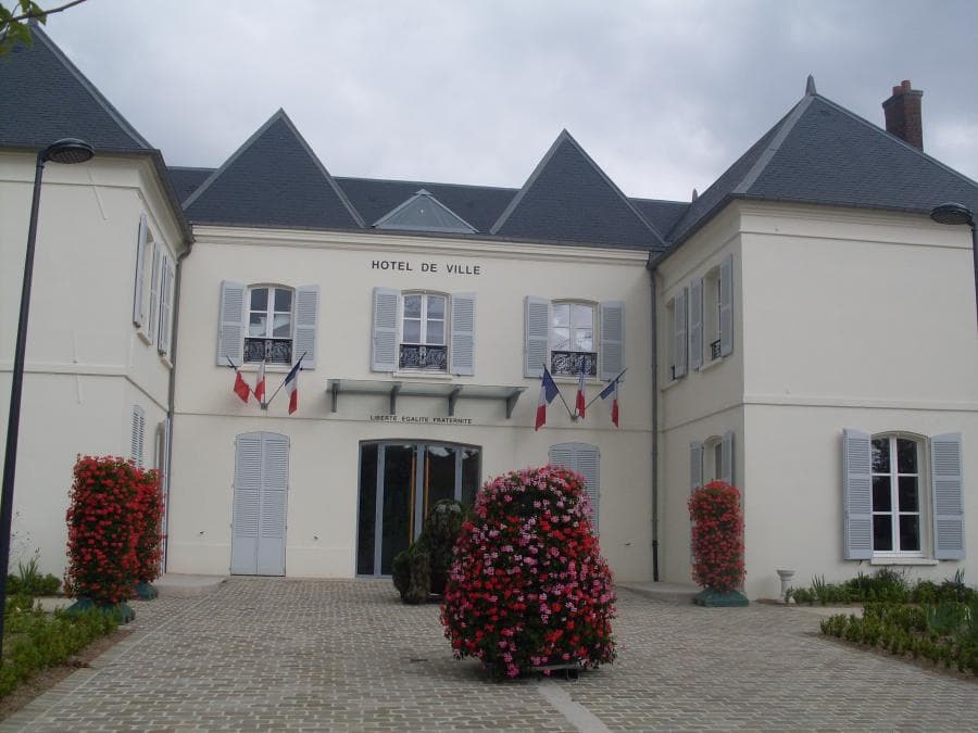 Réalisation menuiserie bois — Mairie de Villenoy