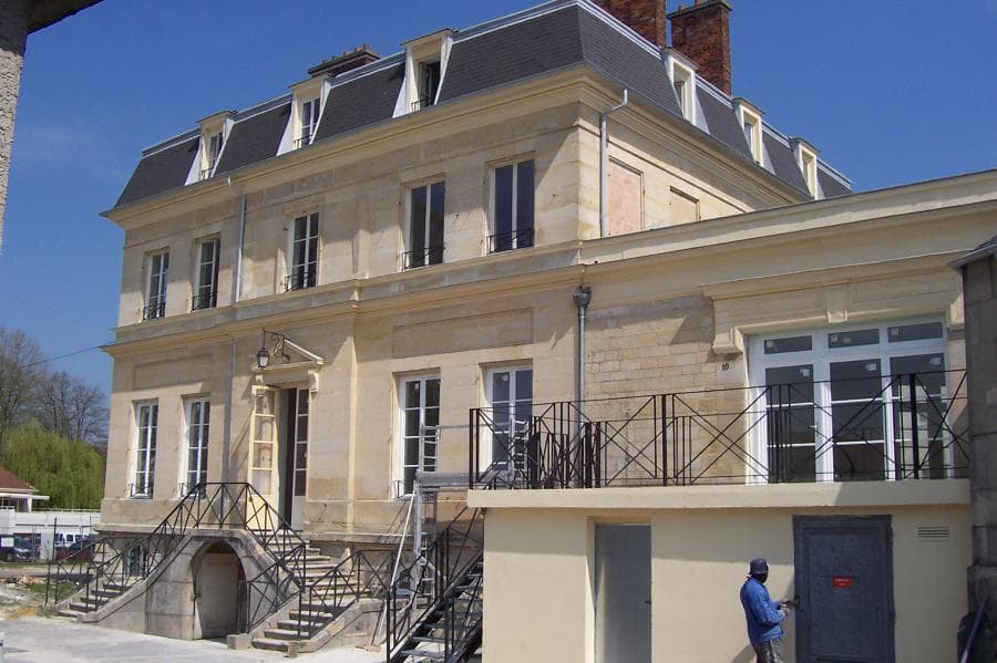 Réalisation menuiserie bois — Château Saint Roman