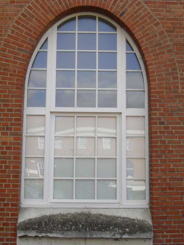 Réalisation menuiserie bois — Hôpital Maison blanche