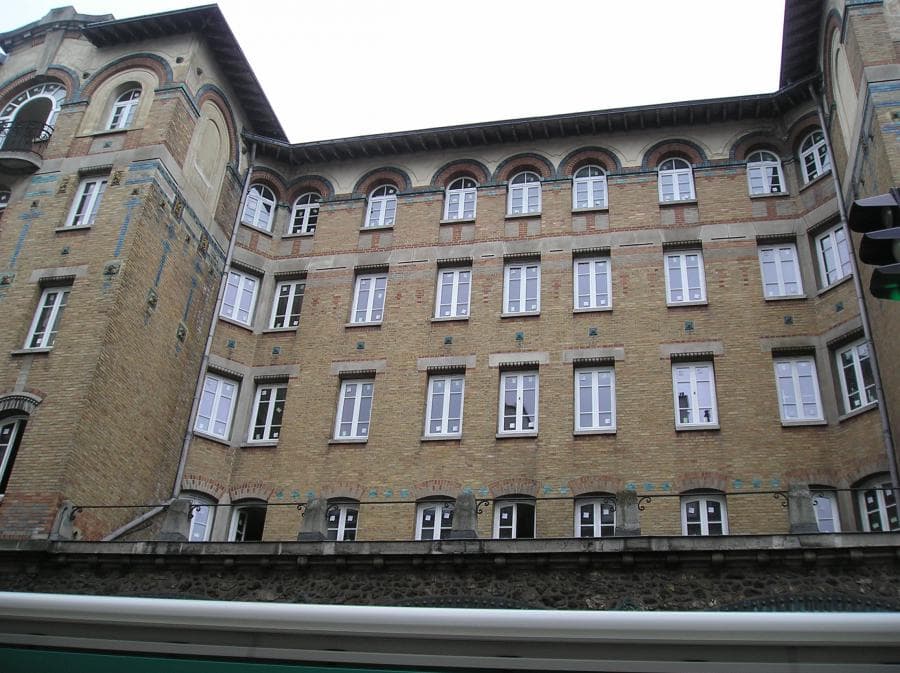 Réalisation menuiserie bois — Palais de la Femme